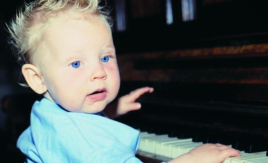 孩子在弹钢琴时的节奏练习不能凑合